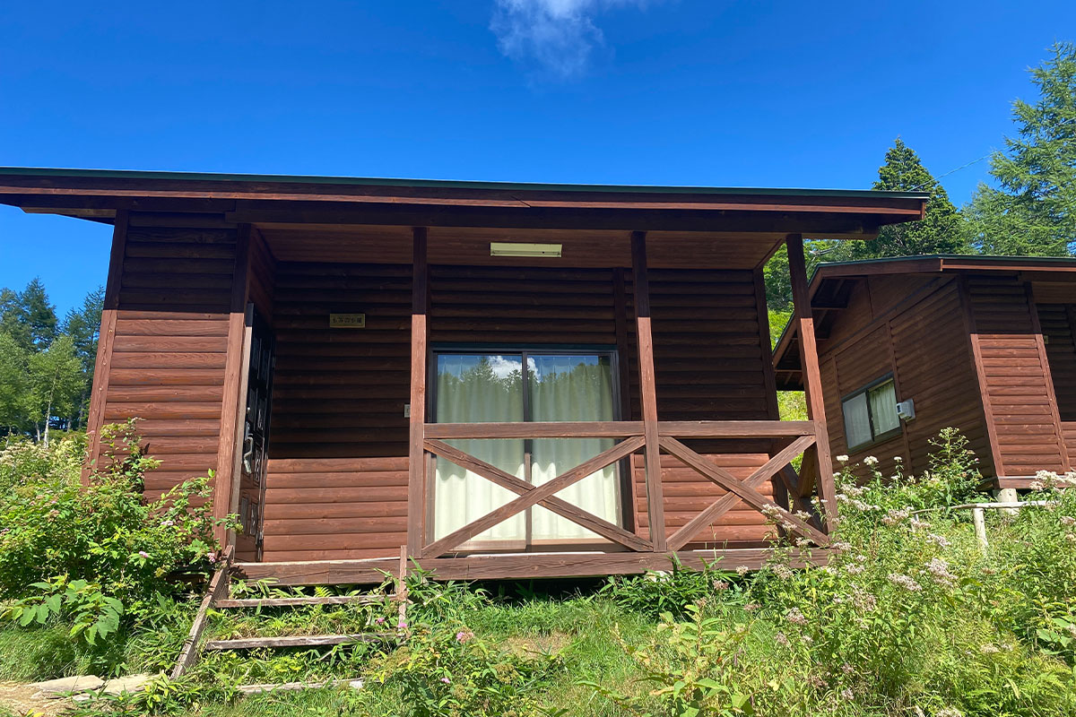 小型ログハウス1